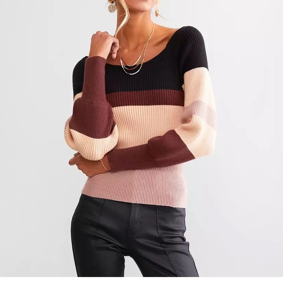 Colorblock Women's Sweater BKE RED size large - Picture 1 of 8